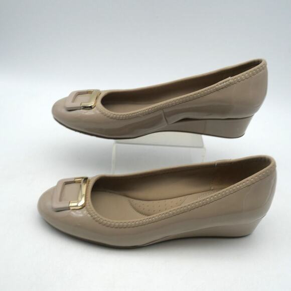 NEW Bandolino Women's 6 Tad Patent Wedge Heels Shoes Pumps - Picture 2 of 8